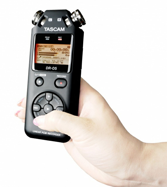 Цифровой диктофон Tascam DR-05